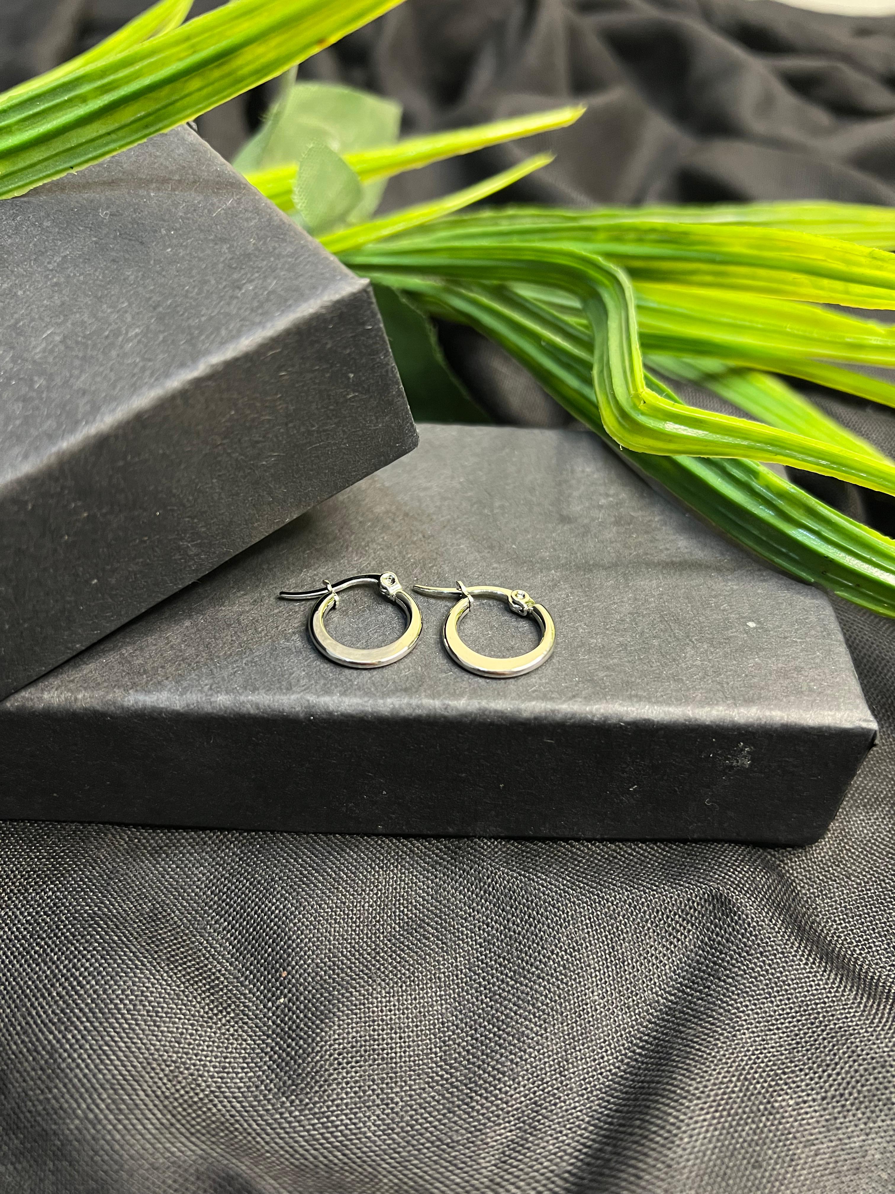 ELEGANT GOLD STAINLESS STEEL EARING