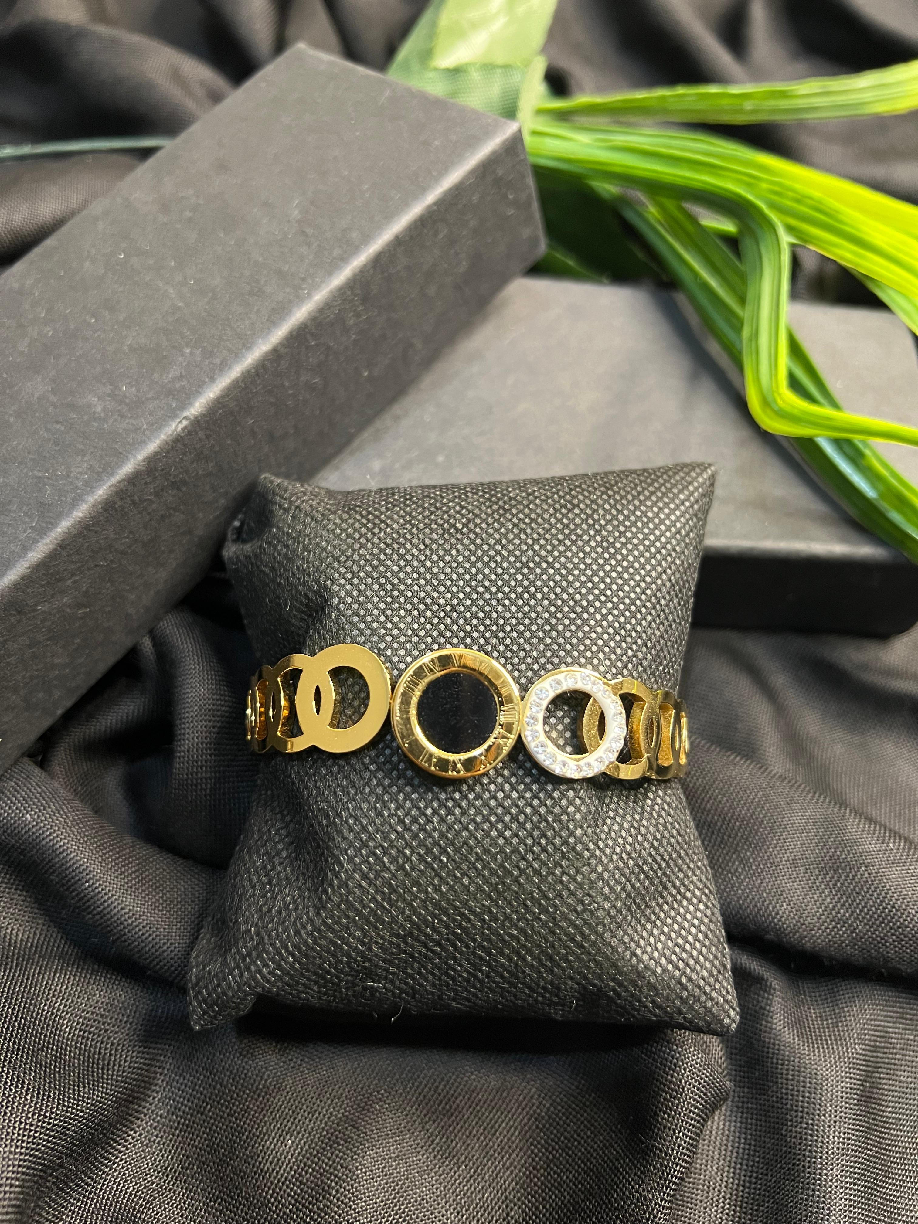 PREMIUM BLACK CIRCLE GOLDE  BRACELET