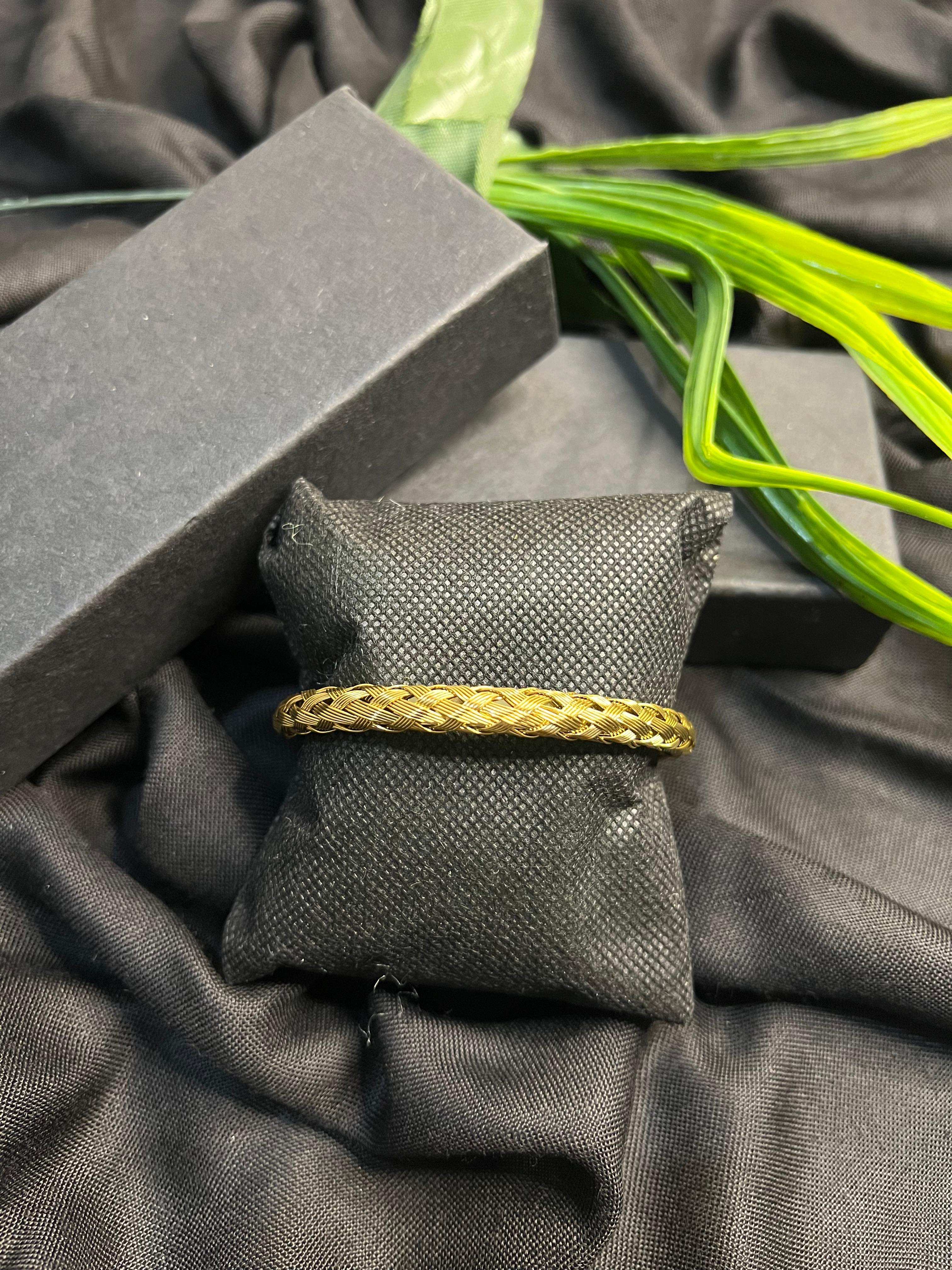 PREMIUM GOLDEN BRACELET