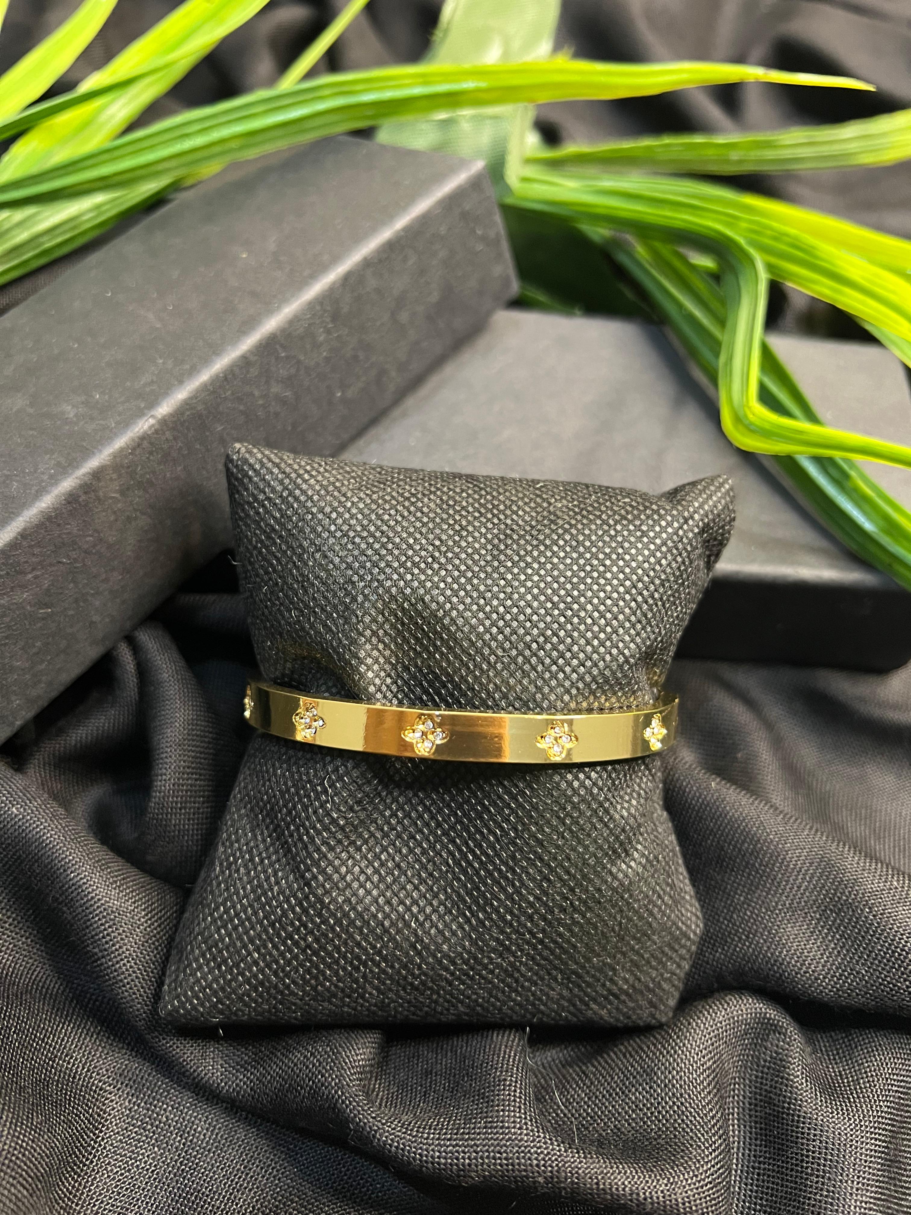 PREMIUM GOLDEN BRACELET