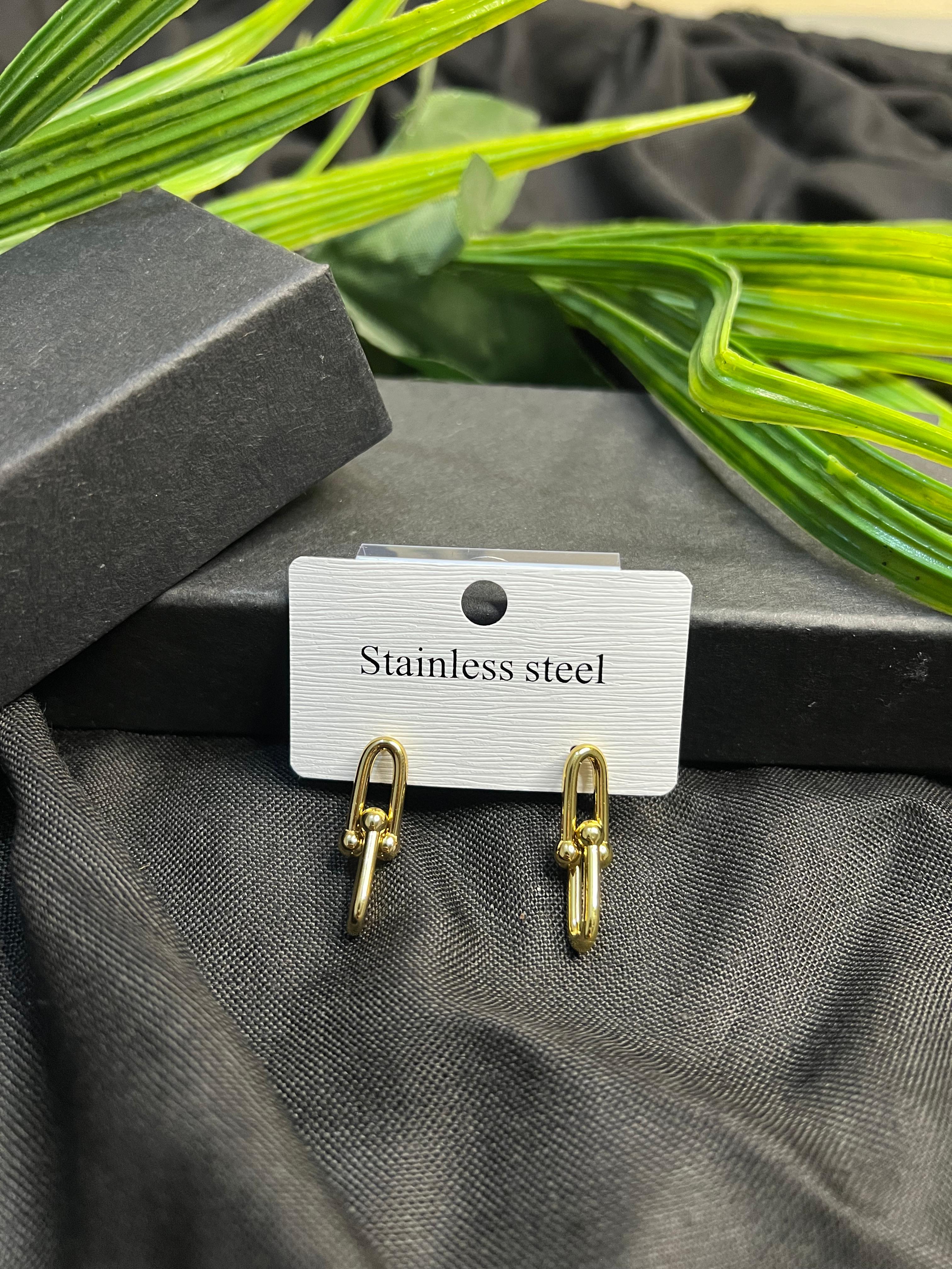 ELEGANT GOLD STAINLESS STEEL EARING
