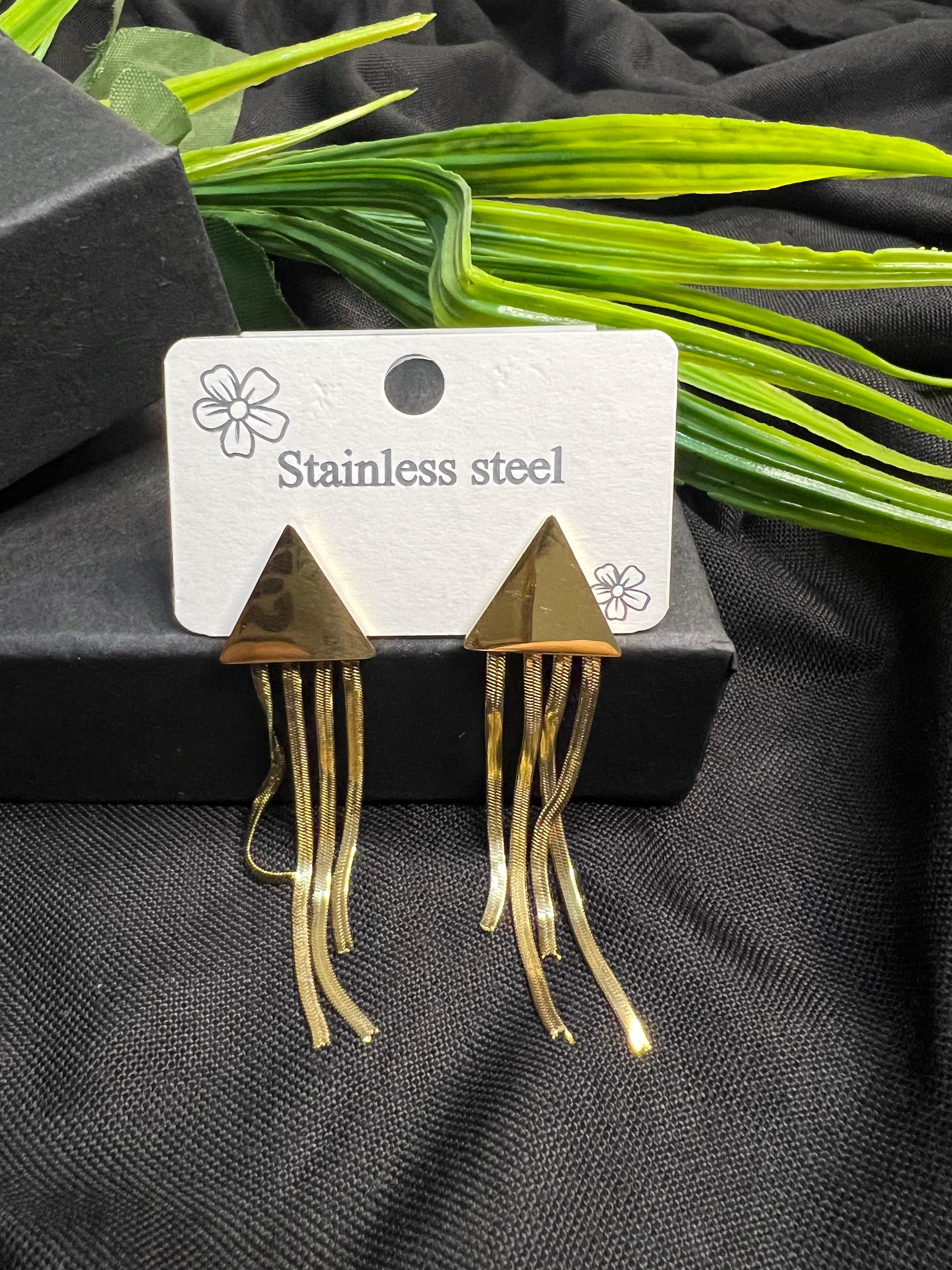 ELEGANT GOLD STAINLESS STEEL EARING