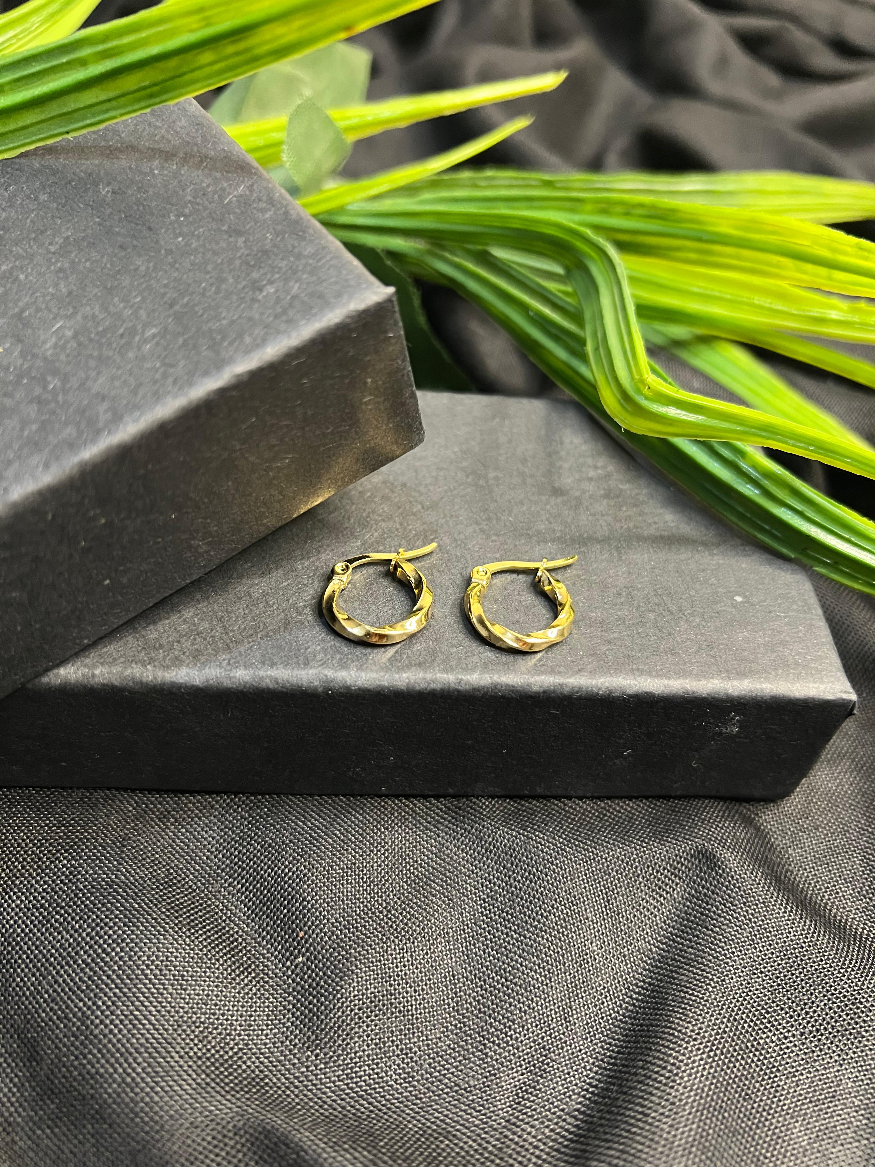 ELEGANT GOLD STAINLESS STEEL EARING