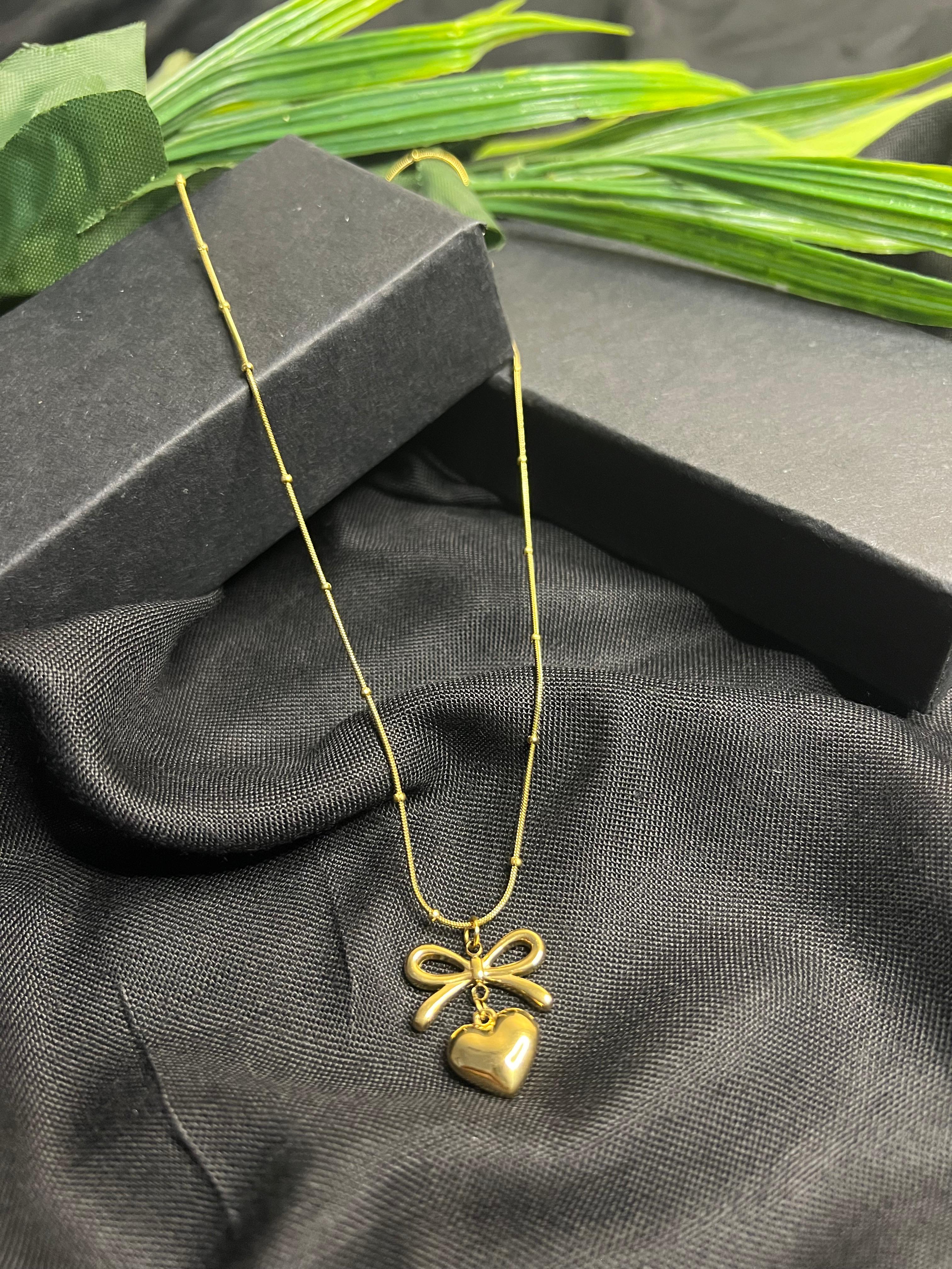 ELEGANT HEART PENDANT