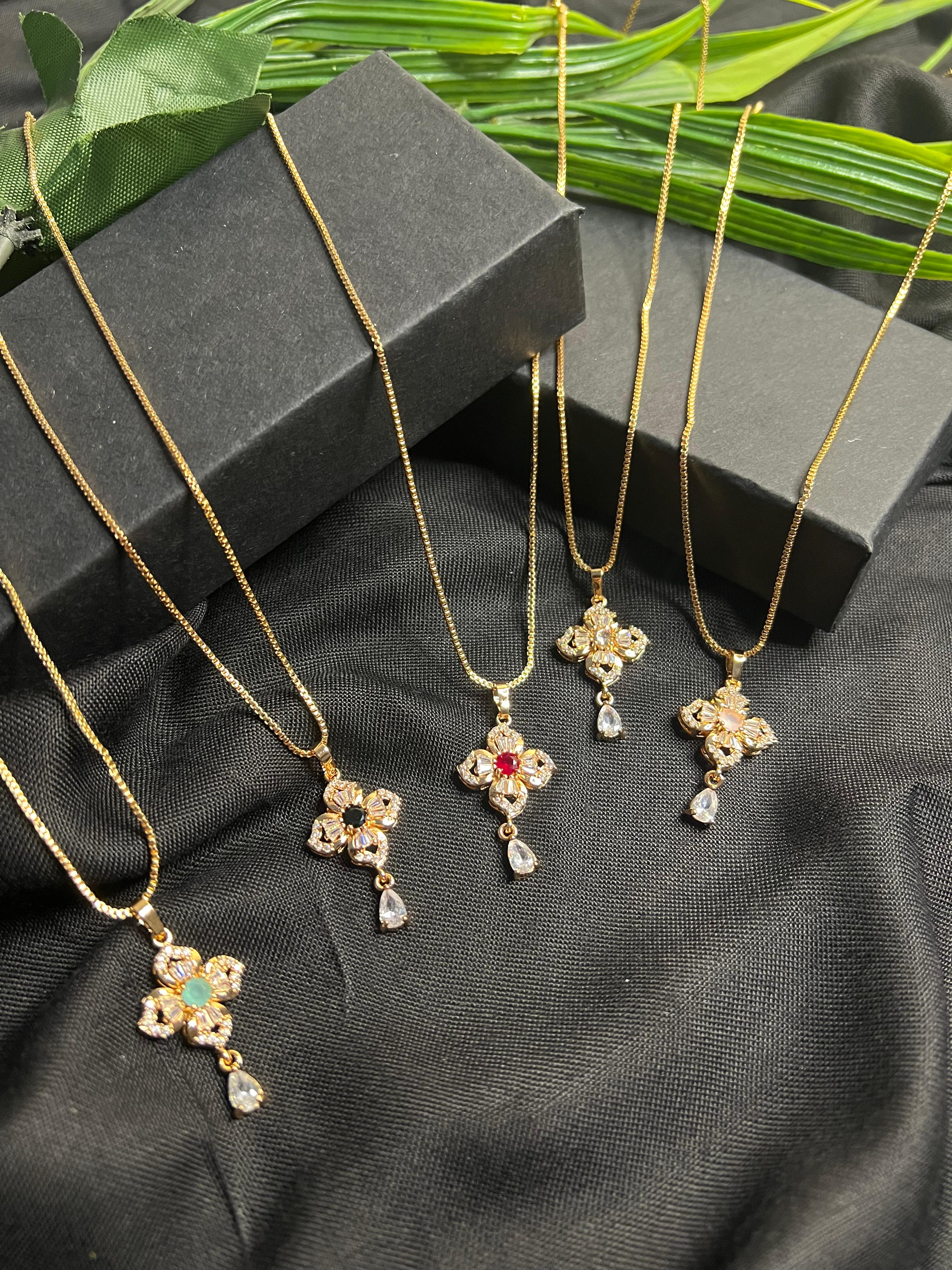 ELEGANT FLOWER PENDANT