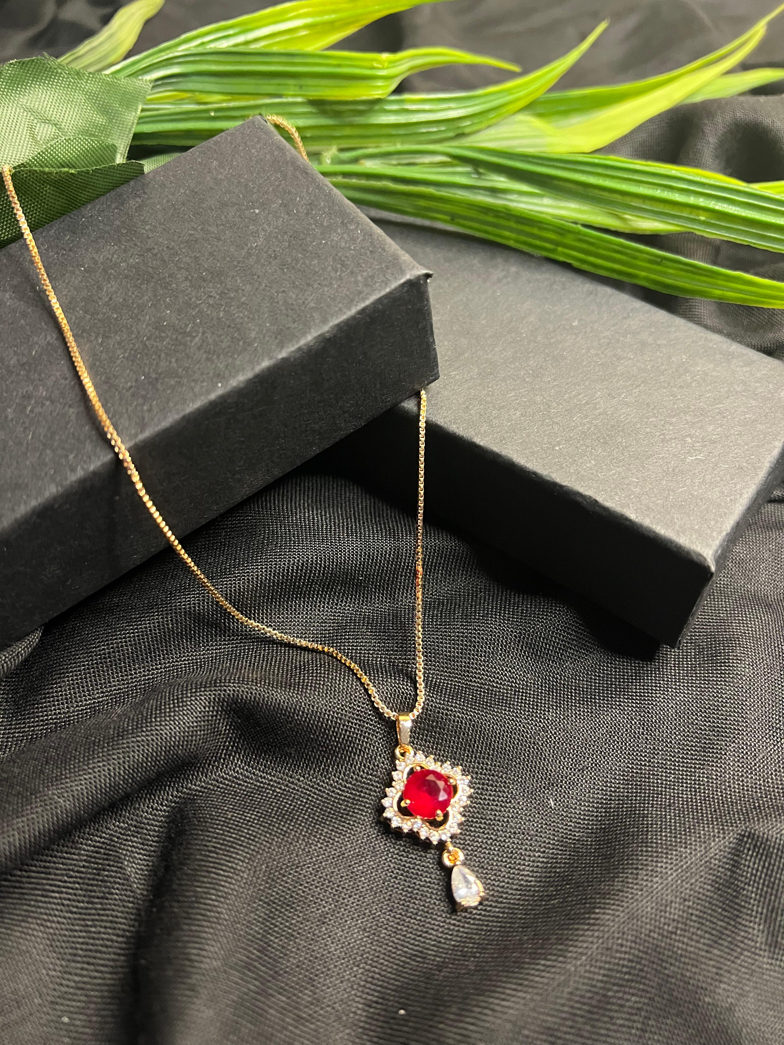 ELEGANT RED STONE PENDANT
