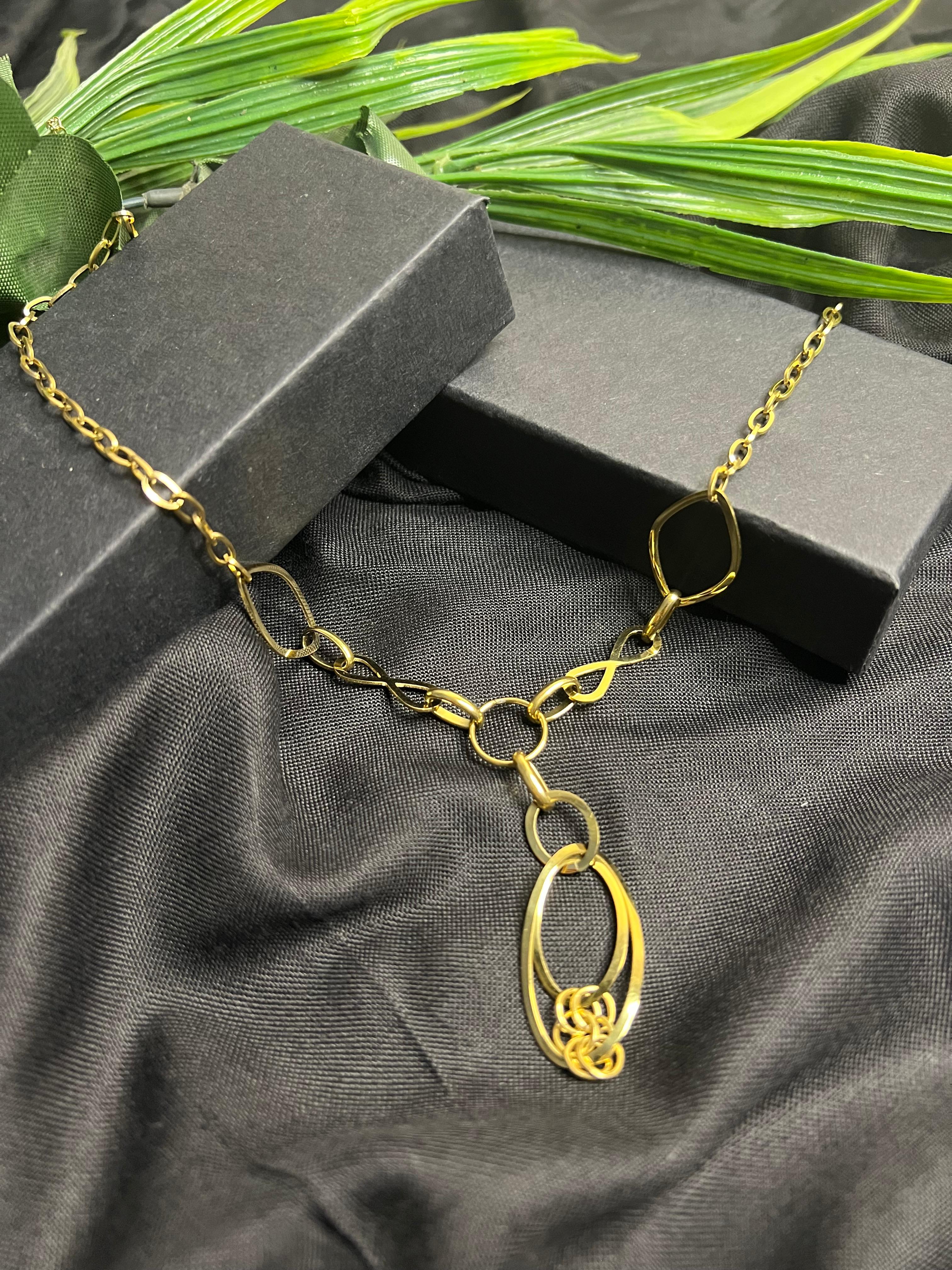 ELEGANT GOLDEN PENDANT
