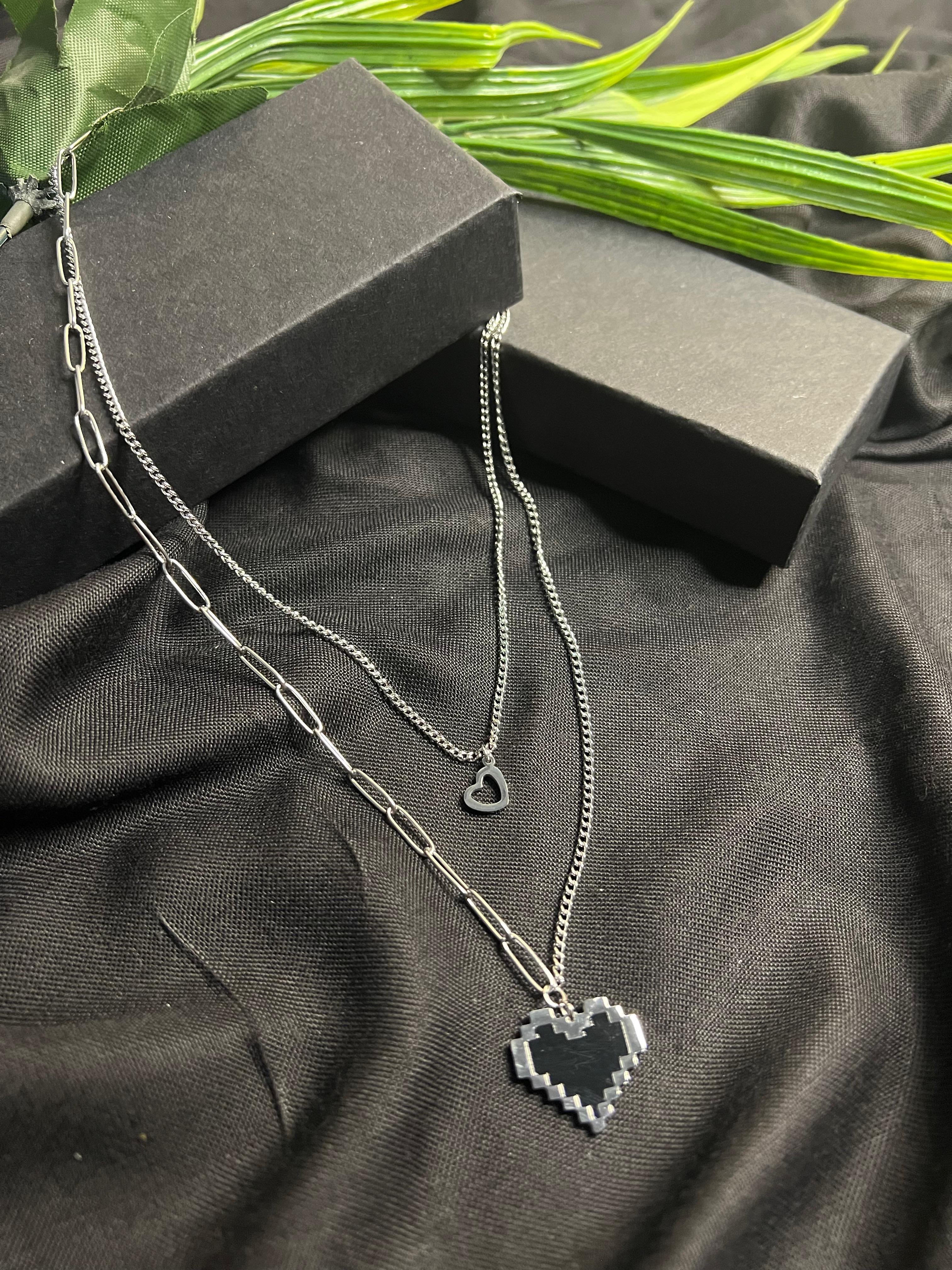 BLACK HEART PENDANT