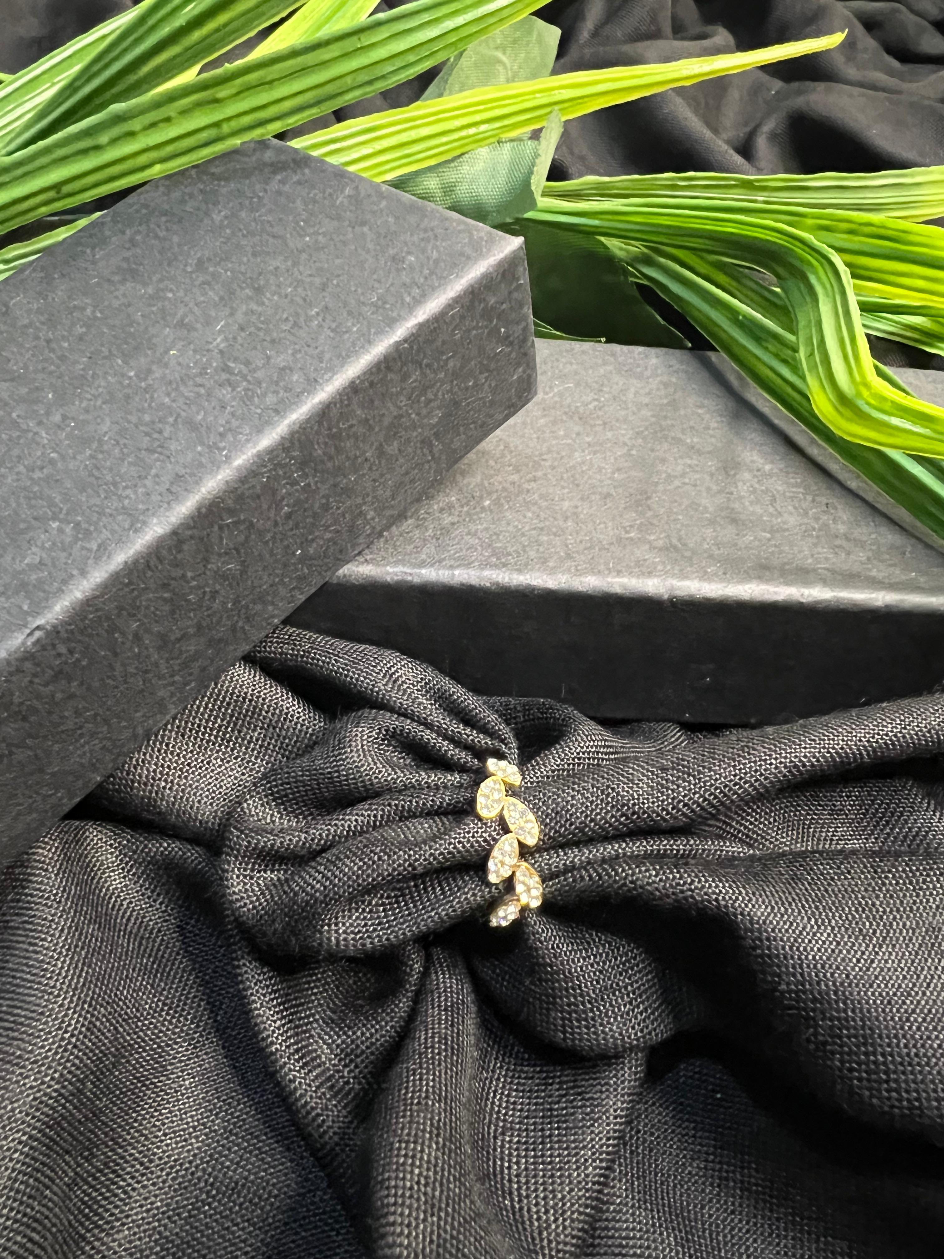 ELEGANT LEAF RING