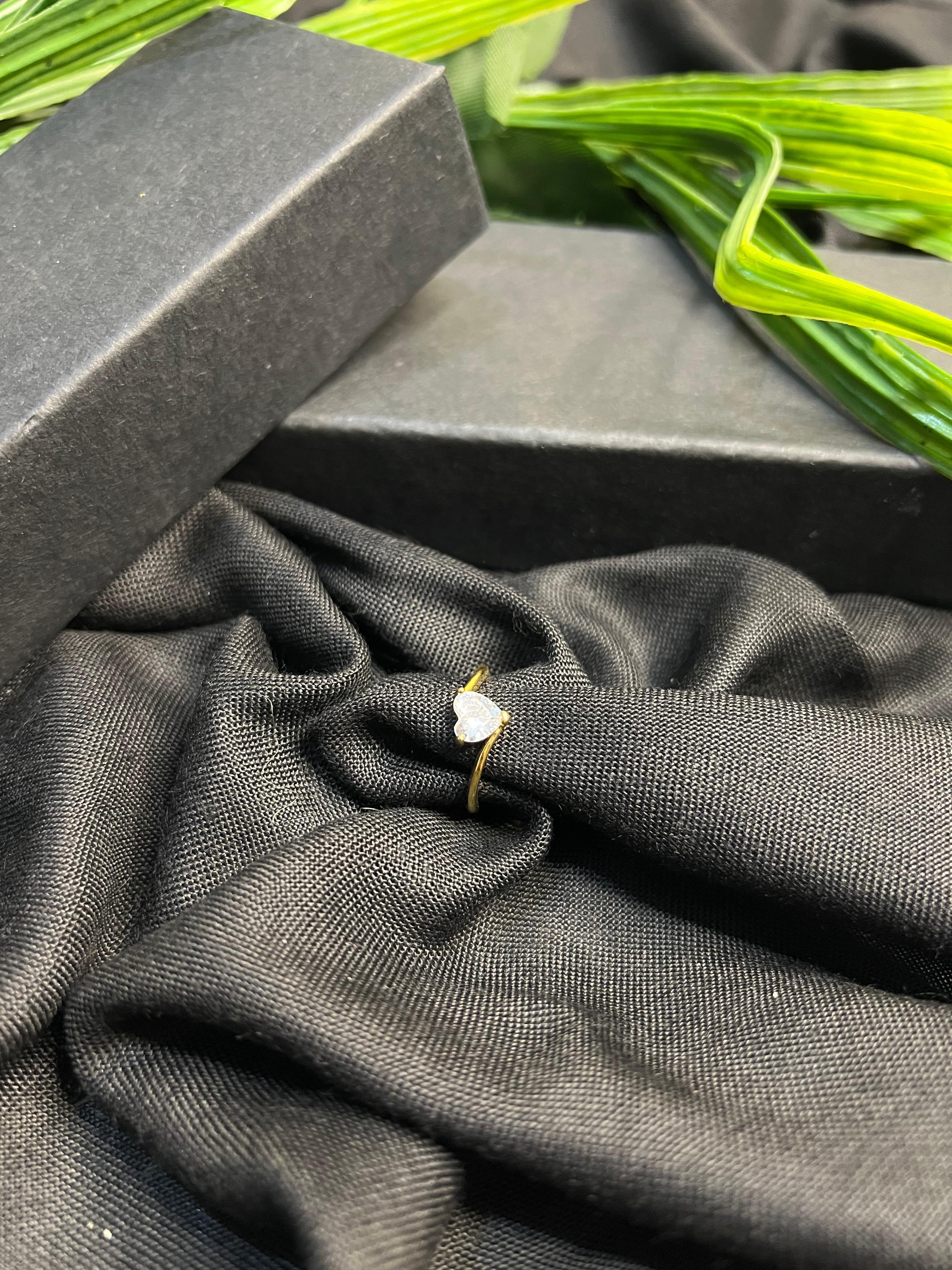 ELEGANT HEART RING
