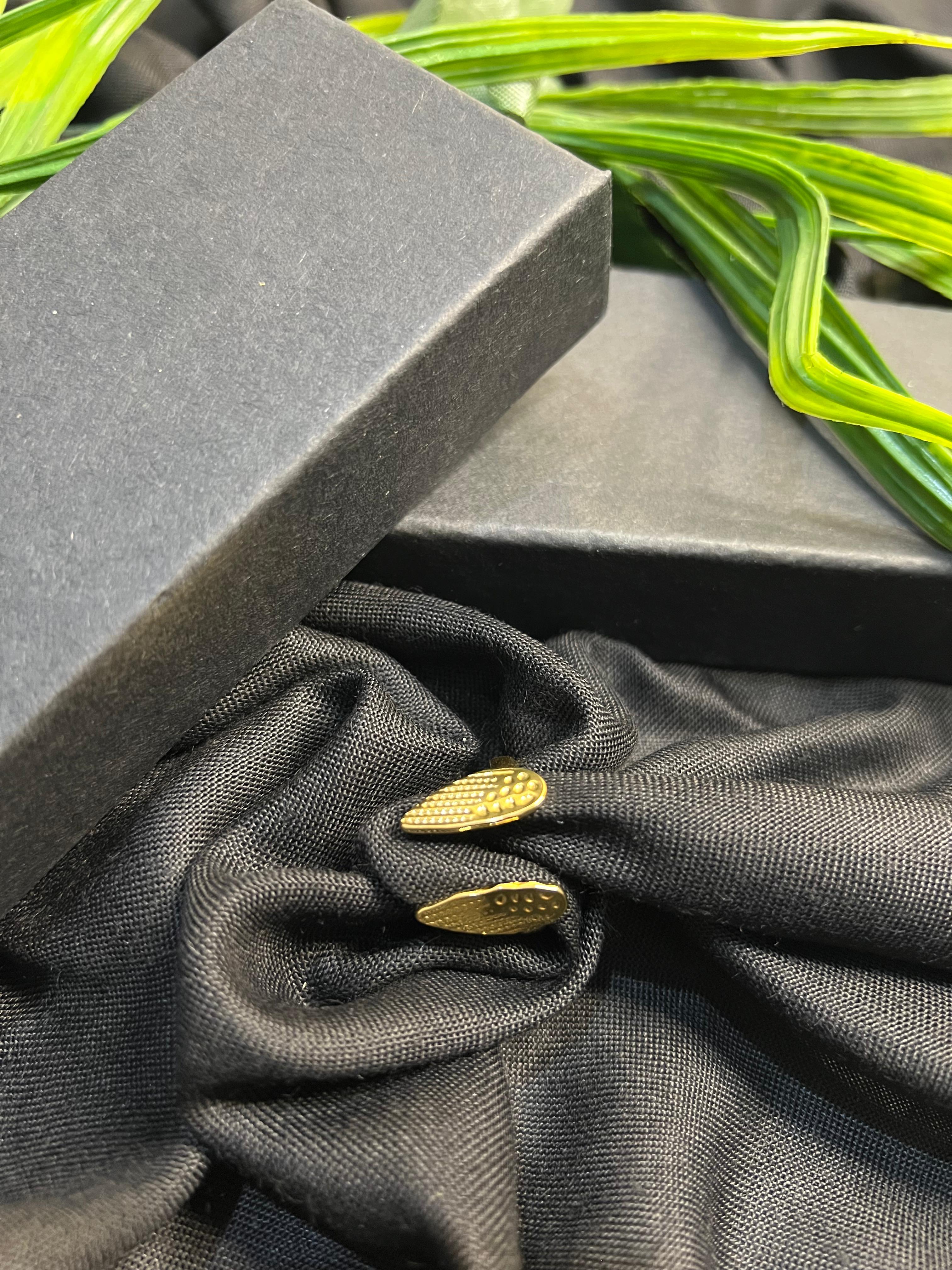 ELEGANT GOLDEN RING